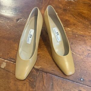 Etienne Aigner Vintage Classic Tan Block Heels